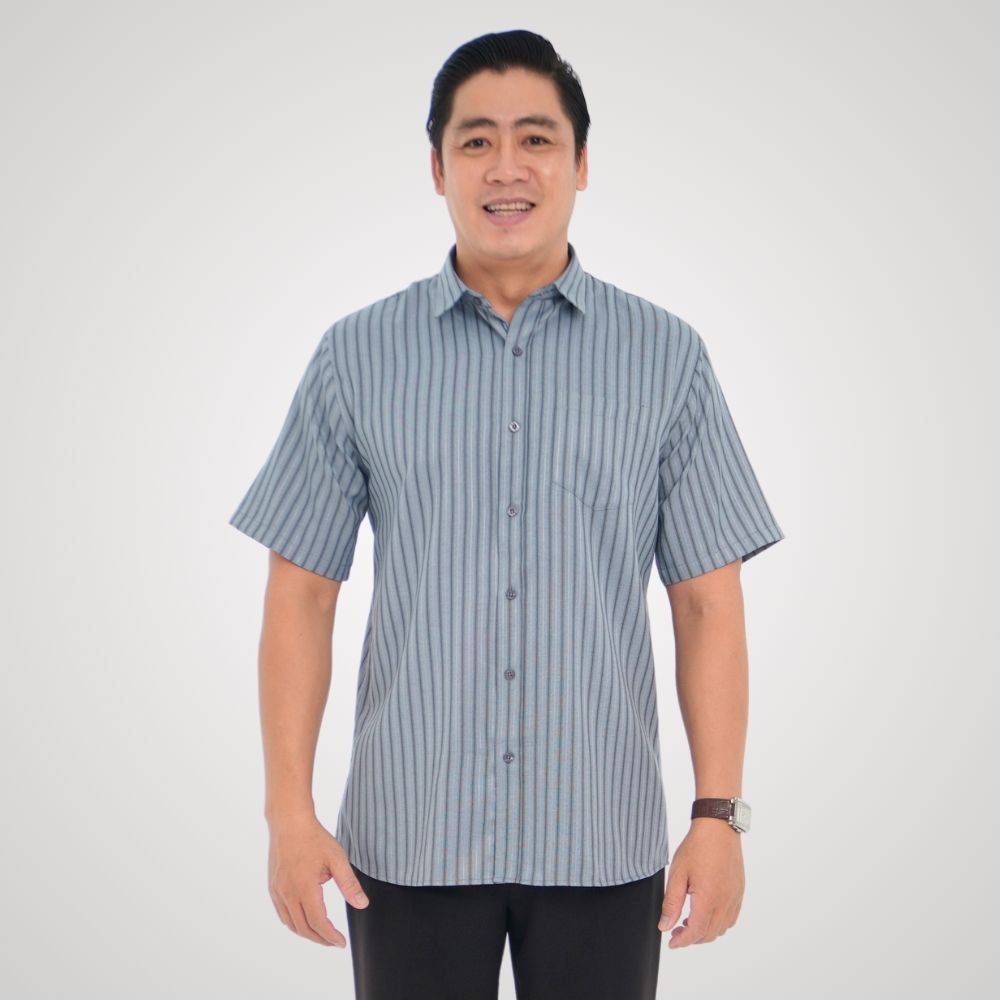 Áo sơ mi nam trung niên tay ngắn lai bầu, kẻ sọc, chất liệu Linen thoáng mát, mẫu P24SNKD004 từ thương hiệu PAPAGO
